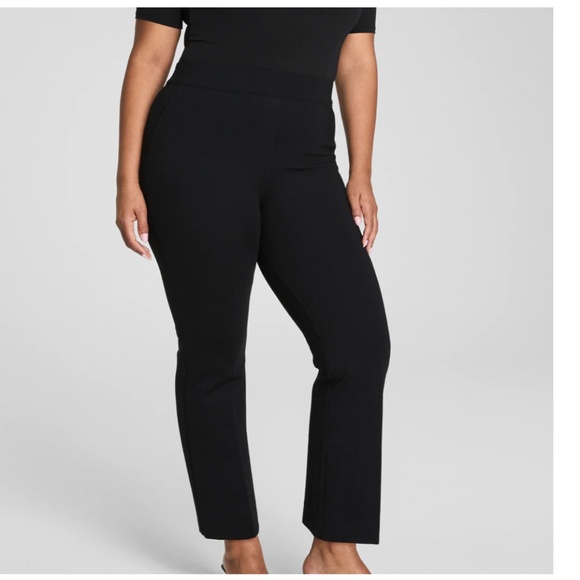 SPANXsupersmooth™ PerfectFit Ponte Kick Flare Pant Sz L Petite Deeply Black - Picture 1 of 12